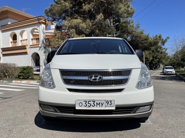 Hyundai H-1